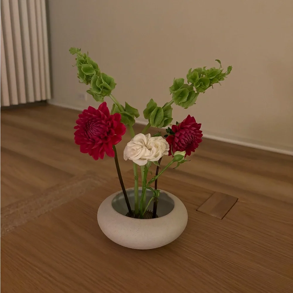 Ceramic Off-White Ikebana Vase